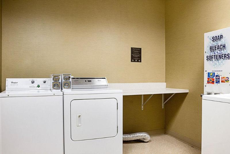 Motel 6 Minot, Nd מראה חיצוני תמונה